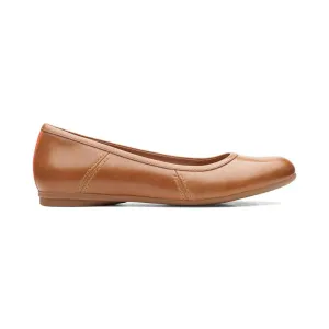 Clarks Women's Canebay Plain Dark Tan Leather