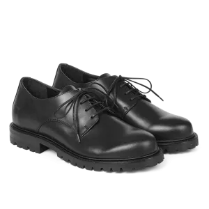Classic lace-up shoe
