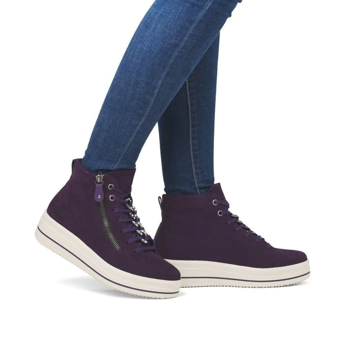D1C70 Suede Sneaker Boot