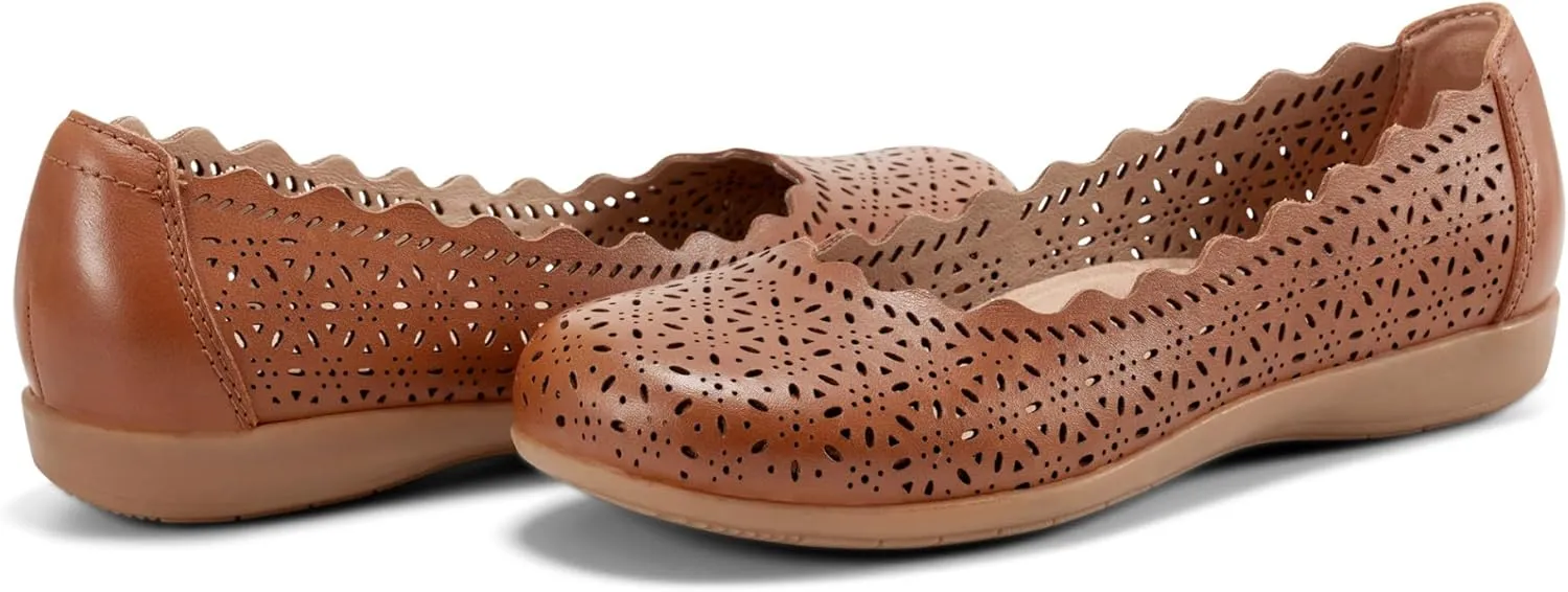 Earth Women's Etbria Ballet Flat