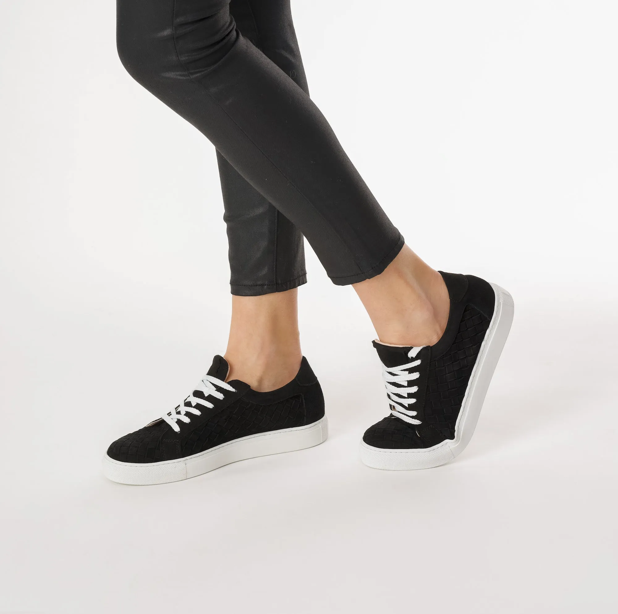 Le Dancer Sneaker in Black Woven