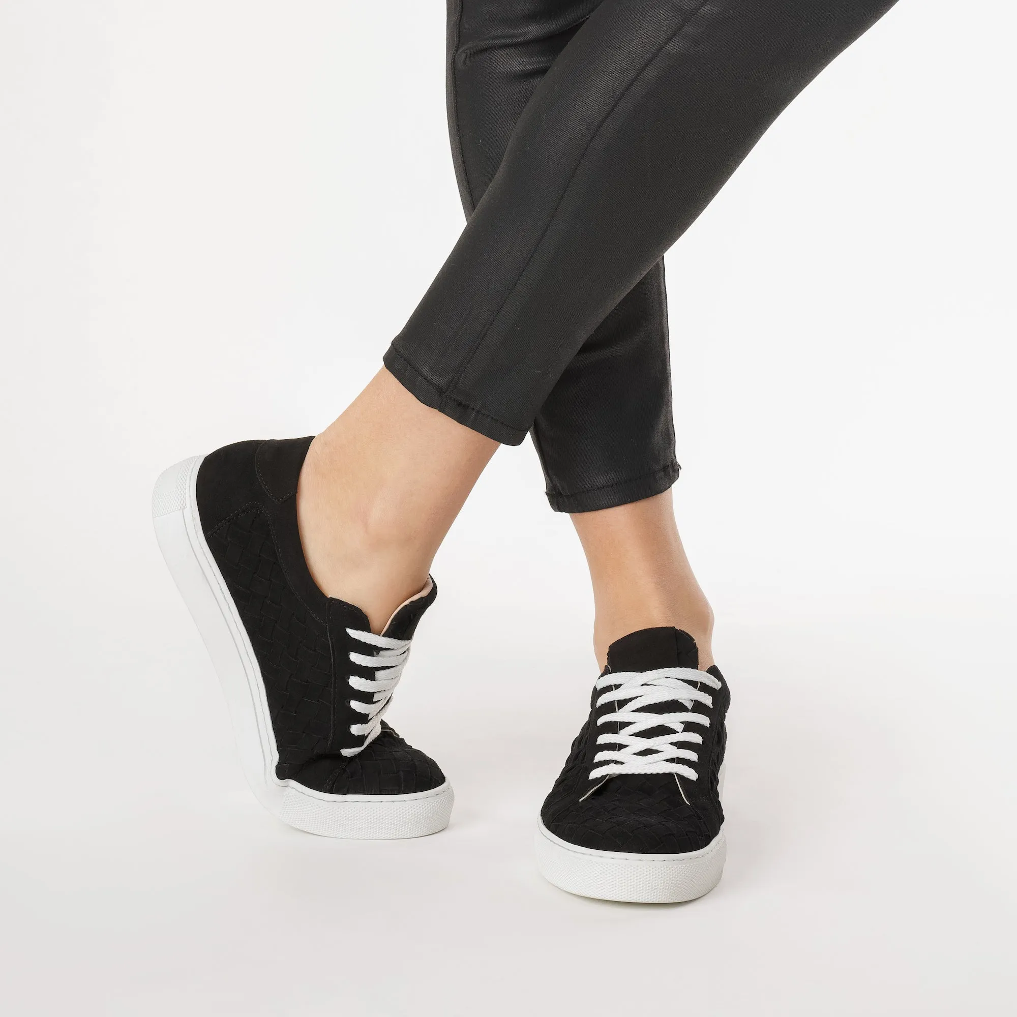 Le Dancer Sneaker in Black Woven