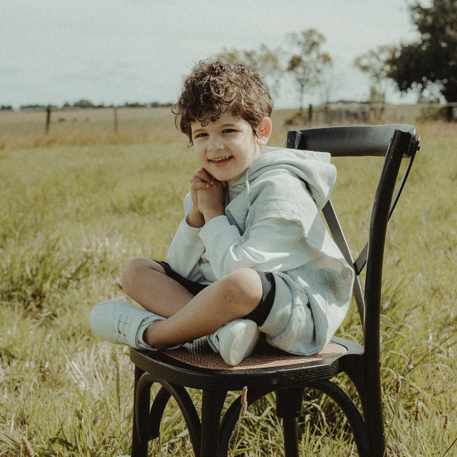 Leo - White Blue