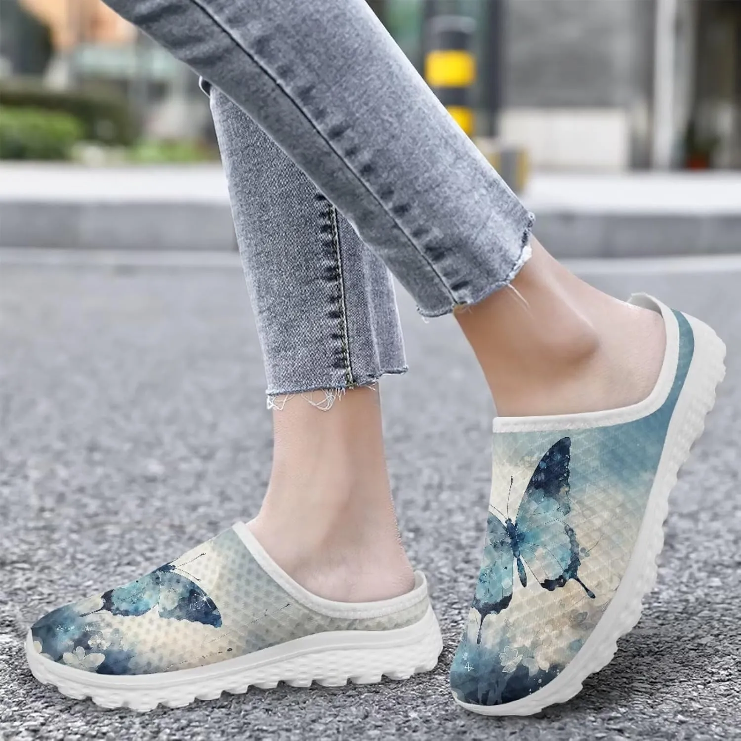 Mule Shoes for Women Summer Novelty Butterfly Outdoor Non-Slip Sneakers Hand Free Garden Walking Shoes Slip On