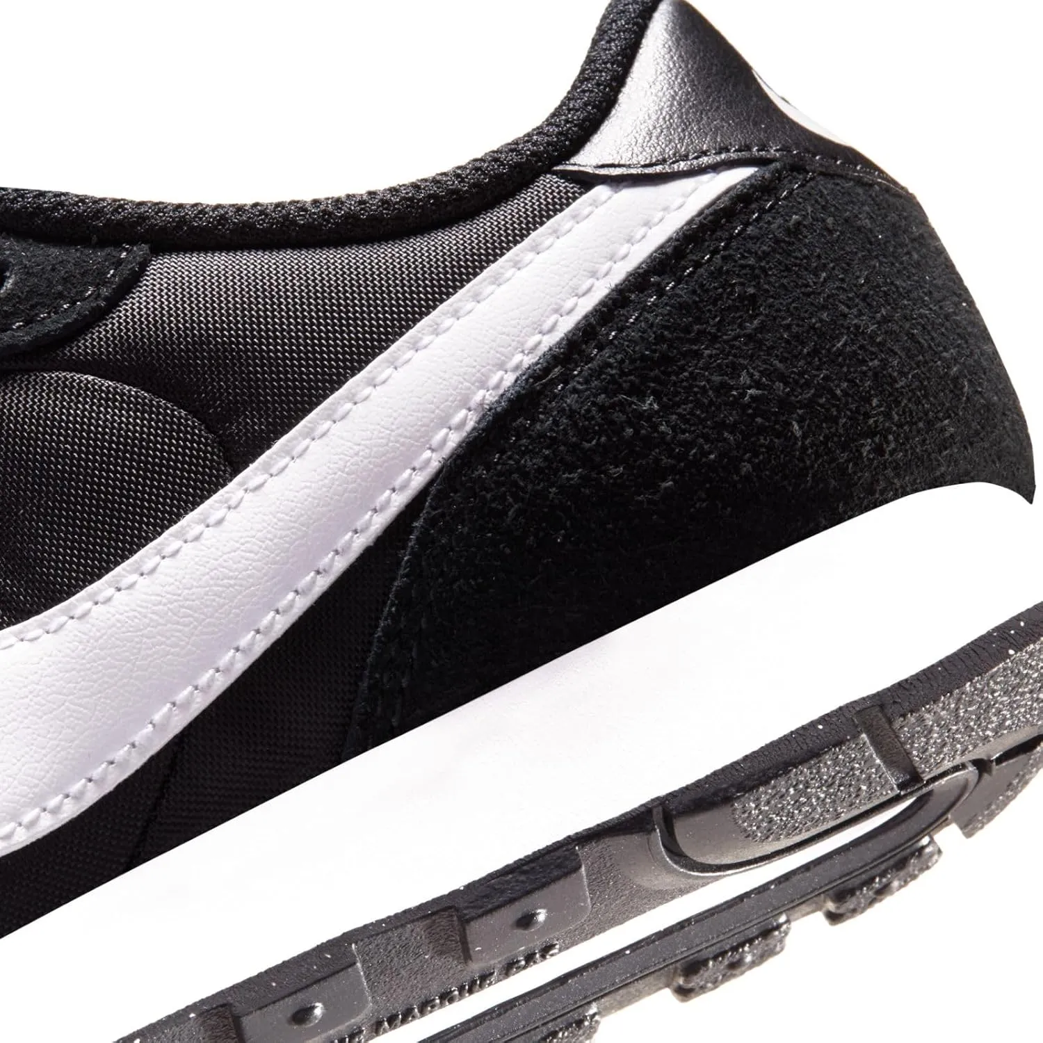 NIKE Boy's Running Track Shoe, 28 EU