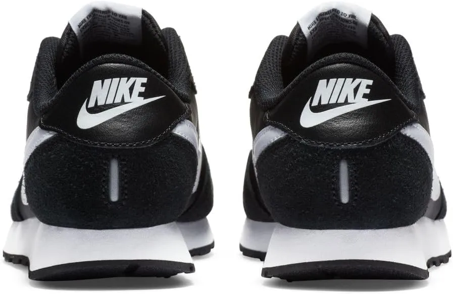 NIKE Boy's Running Track Shoe, 28 EU