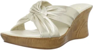 Onex Women's Puffy Wedge Sandal,Platinum,7 M US