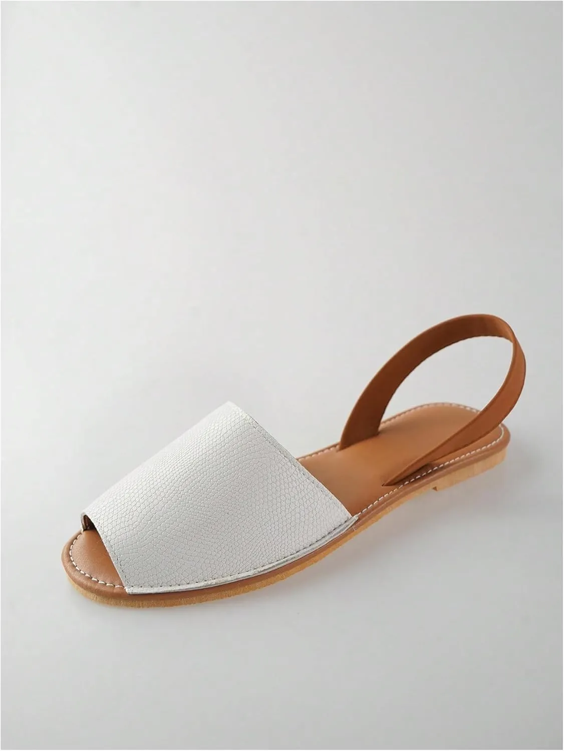 OYOANGLE Women's Peep Toe Slingback Flat Sandals Summer Comfortable Outdoor Casual Slides