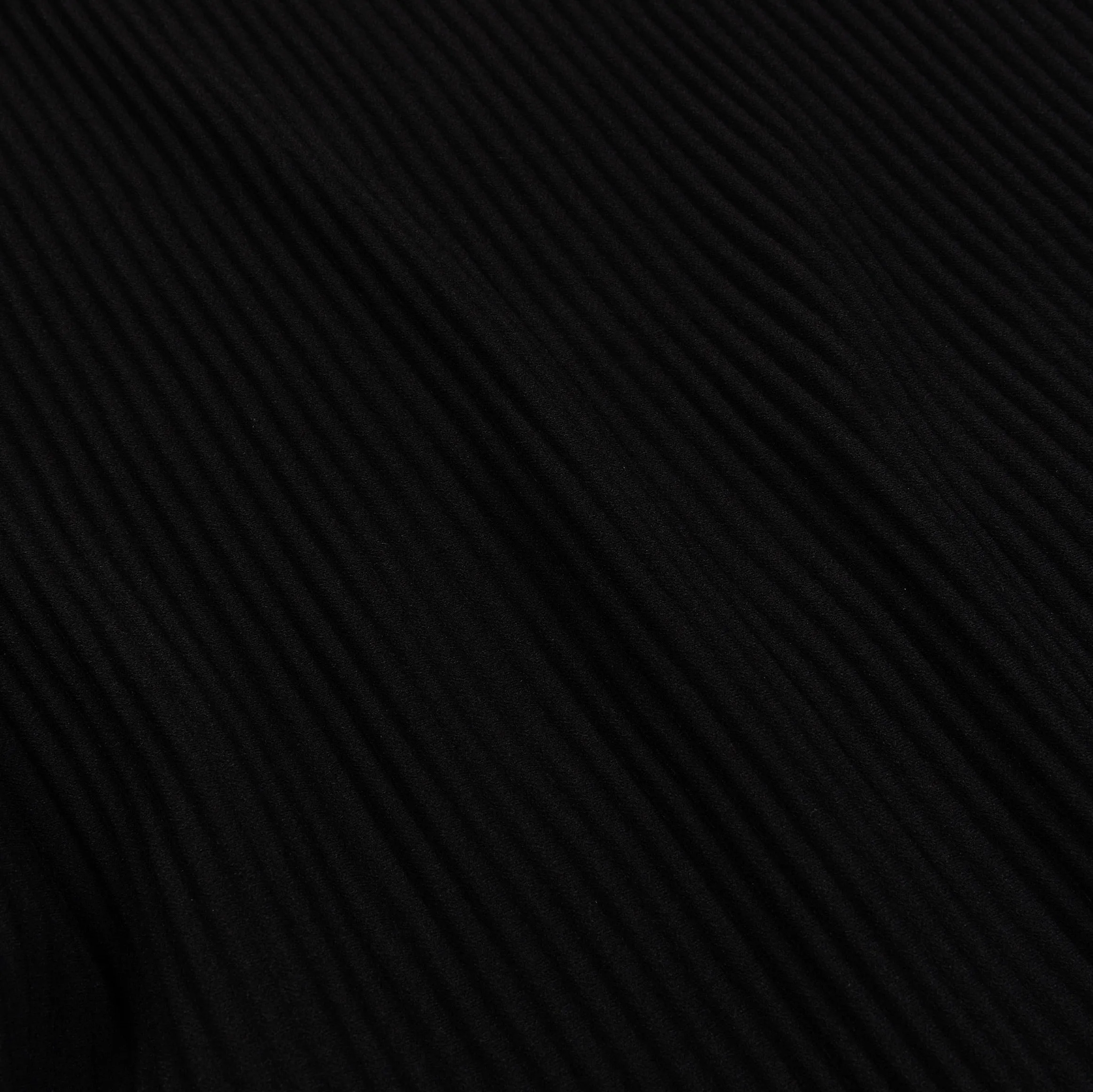 Pleated Woven Mens Short Sleeve Shirt (Black)