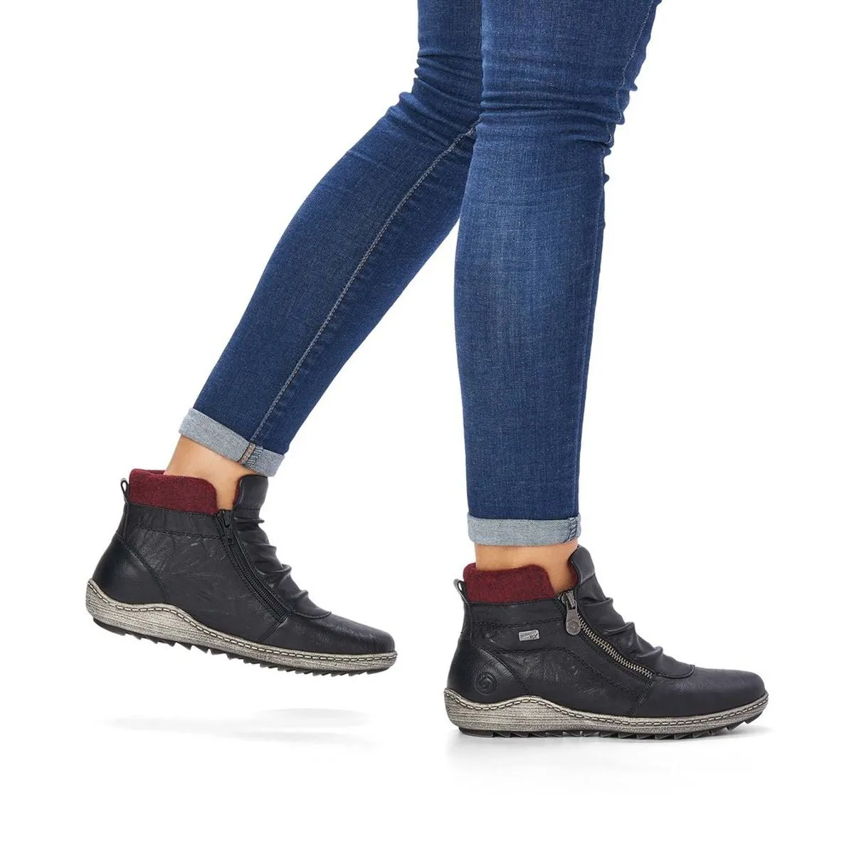 R1486 Zip Boot
