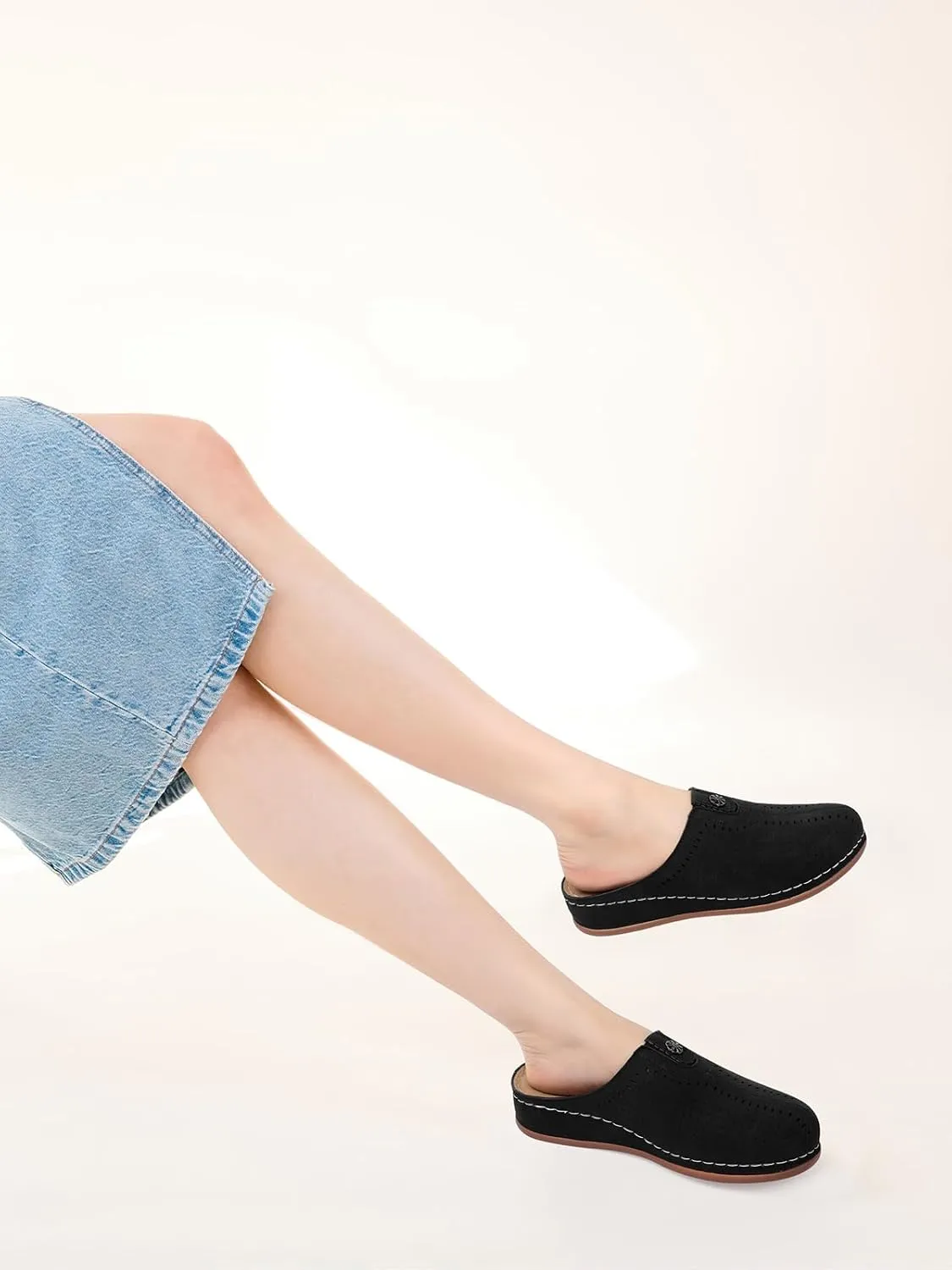 SHIBEVER Clogs for Womens Mules Shoes: Slip-On Flat Mule Shoes - Closed Toe Sandals Comfortable