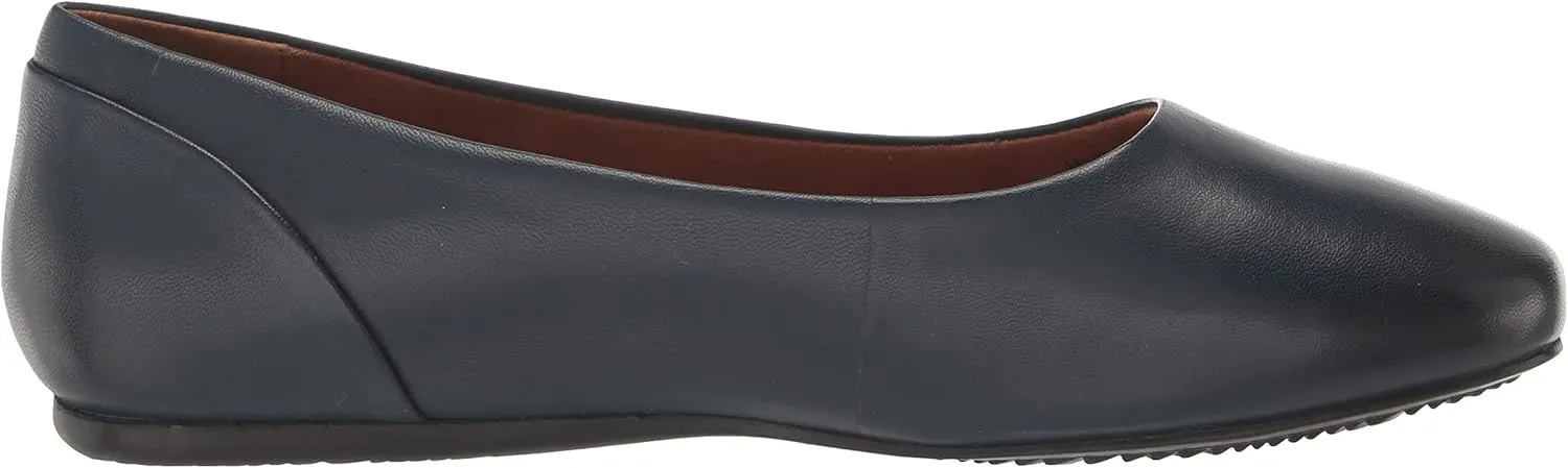 SoftWalk Women's Shiraz Ballet Flat