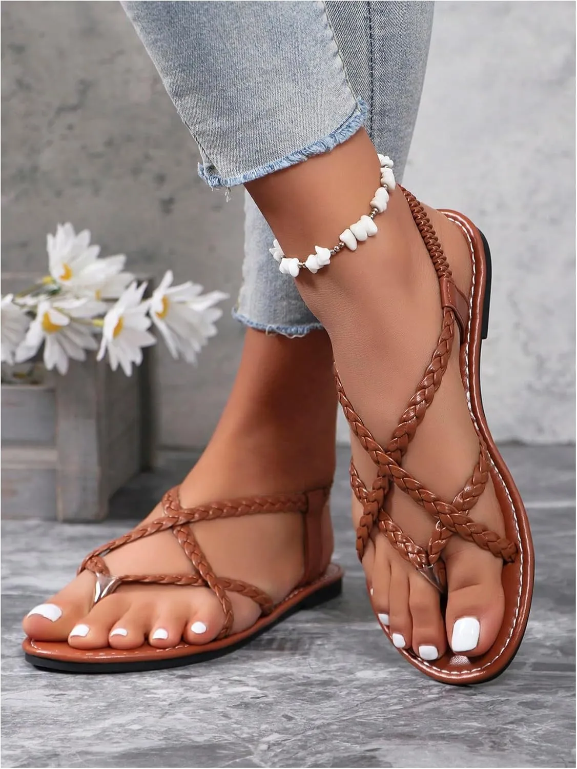 Verdusa Women's Flat Sandals Strappy Dressy Ankle Strap Casual Summer Thong Sandals for Beach