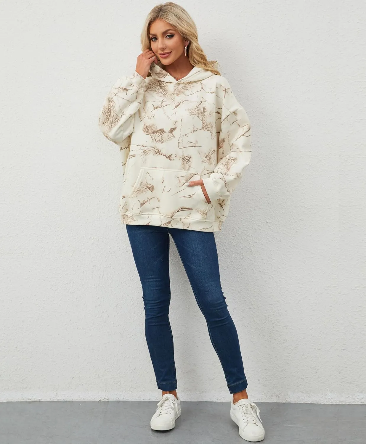 Womens Camo Hoodies Maple Leaf Print Oversized Hooded Sweatshirt Fleece Pullover Sweatshirts Long Sleeve with Pocket