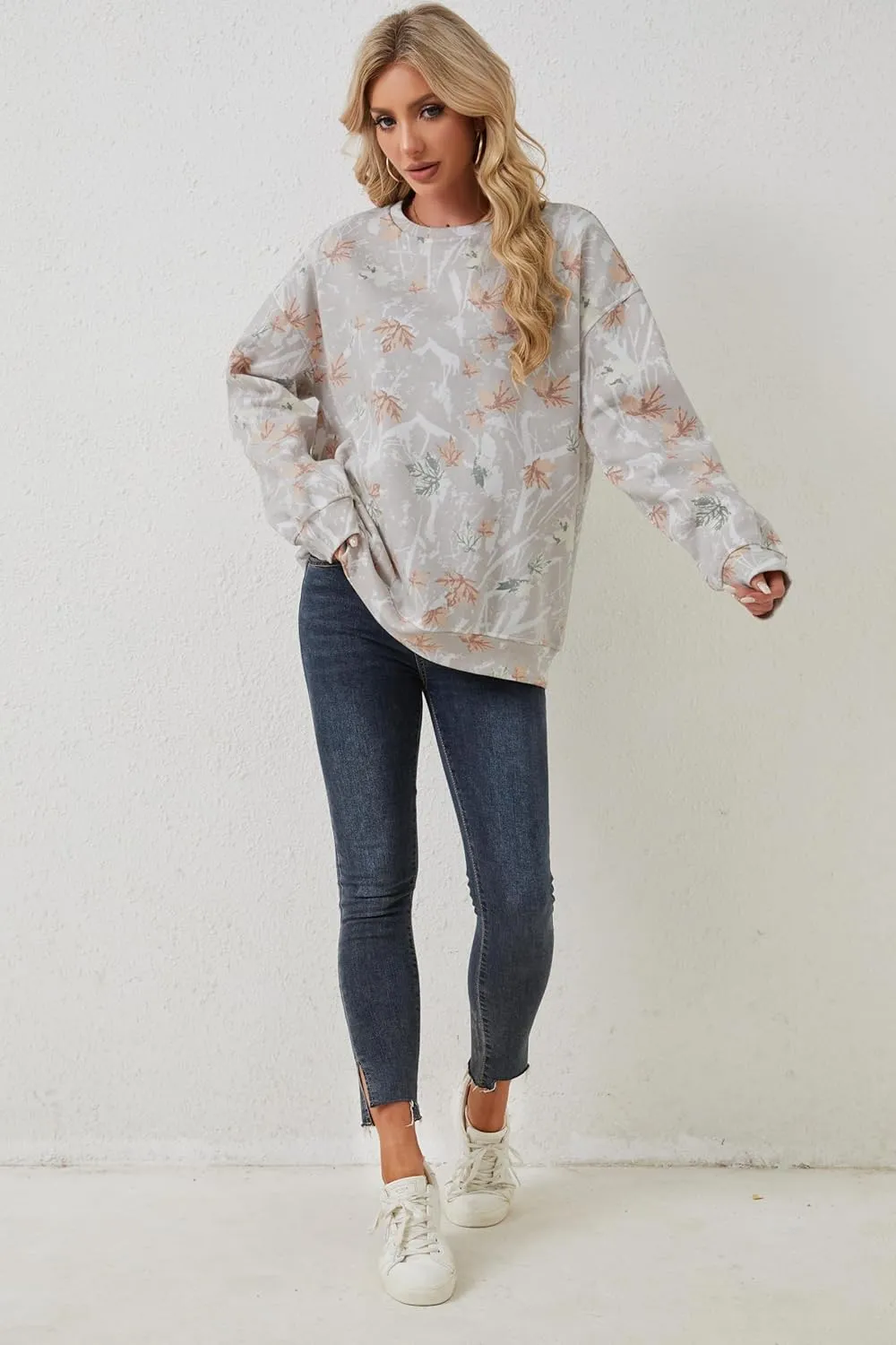 Womens Camo Sweatshirt Maple Leaf Print Oversized Camo Crewneck Sweatshirt Fleece Pullover Hoodies Long Sleeve