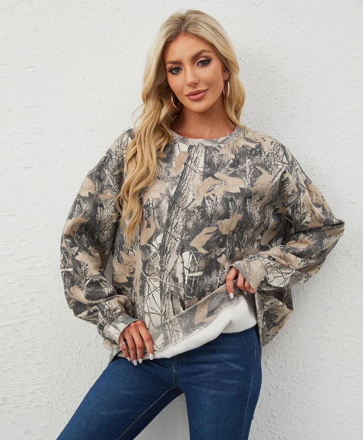 Womens Camo Sweatshirt Maple Leaf Print Oversized Camo Crewneck Sweatshirt Fleece Pullover Hoodies Long Sleeve