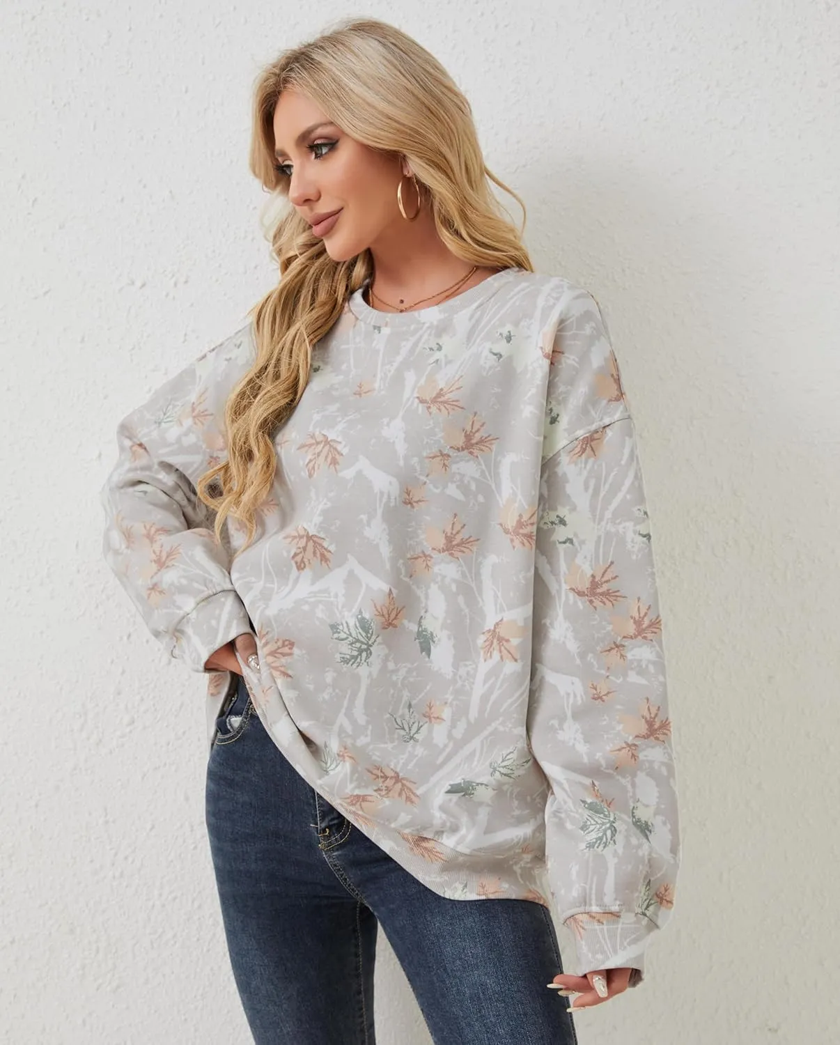 Womens Camo Sweatshirt Maple Leaf Print Oversized Camo Crewneck Sweatshirt Fleece Pullover Hoodies Long Sleeve