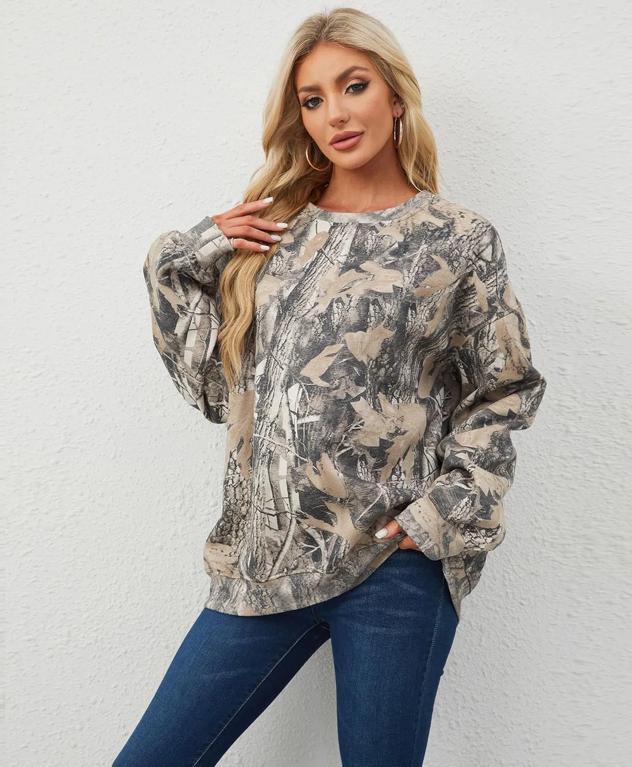 Womens Camo Sweatshirt Maple Leaf Print Oversized Camo Crewneck Sweatshirt Fleece Pullover Hoodies Long Sleeve