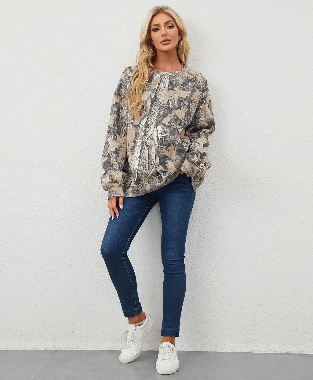 Womens Camo Sweatshirt Maple Leaf Print Oversized Camo Crewneck Sweatshirt Fleece Pullover Hoodies Long Sleeve