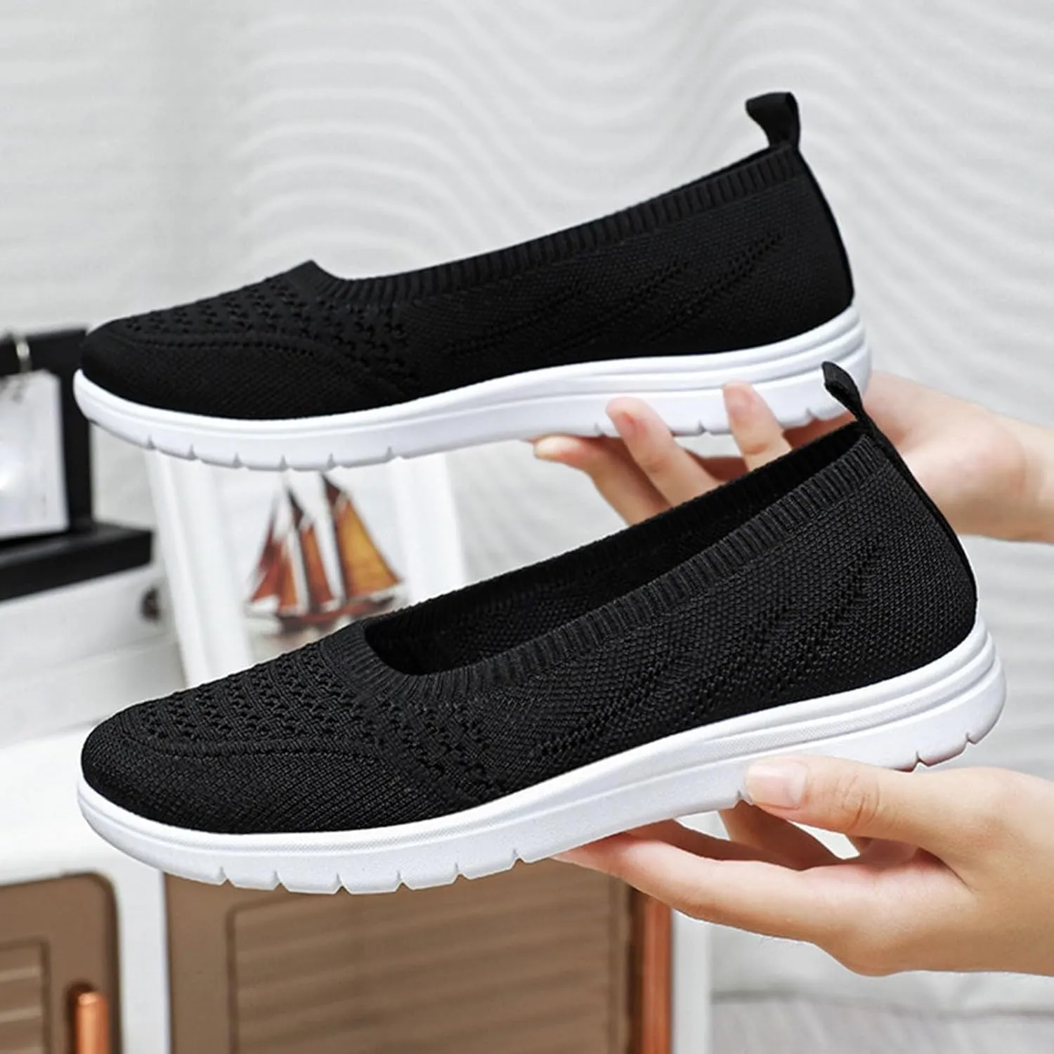 Womens Walking Sneakers Women Lace Up Shoes Flats Casual Shoes Lightweight Work Shoes Breathable Slip Work Trainers
