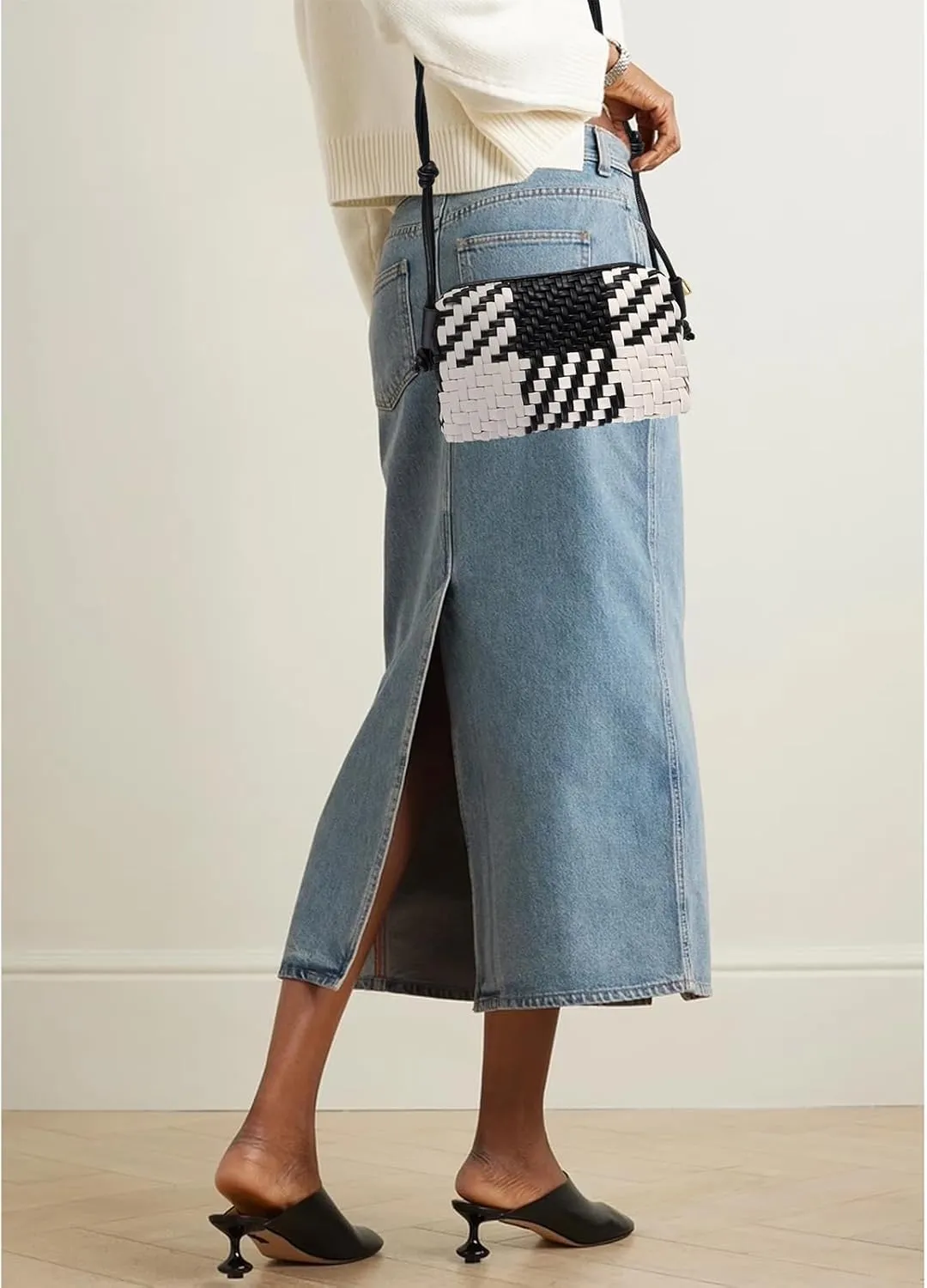 Woven Crossbody Bag Clutch Purse for Women,Small Vegan Leather Handmade Shoulderbag Handbag with Strap,Zipper Closure